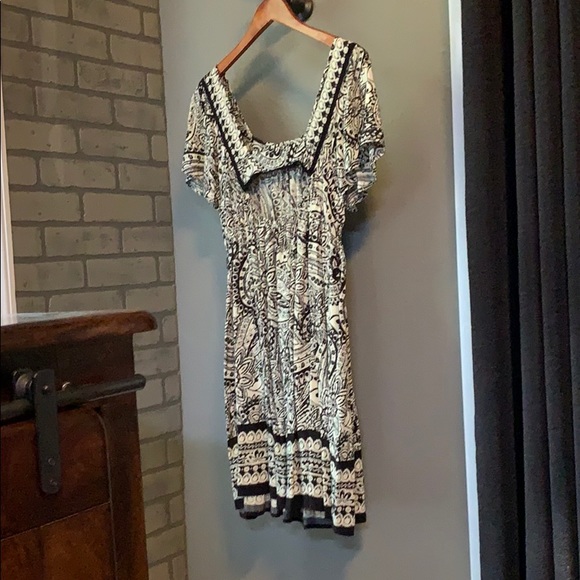 CUTE Black & Ivory Dress - Picture 4 of 5